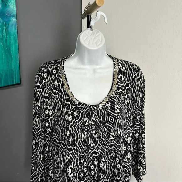 GLORIA VANDERBILT Women's Small Animal Print Slinky Top Embellished Stretch Sexy - Picture 2 of 13